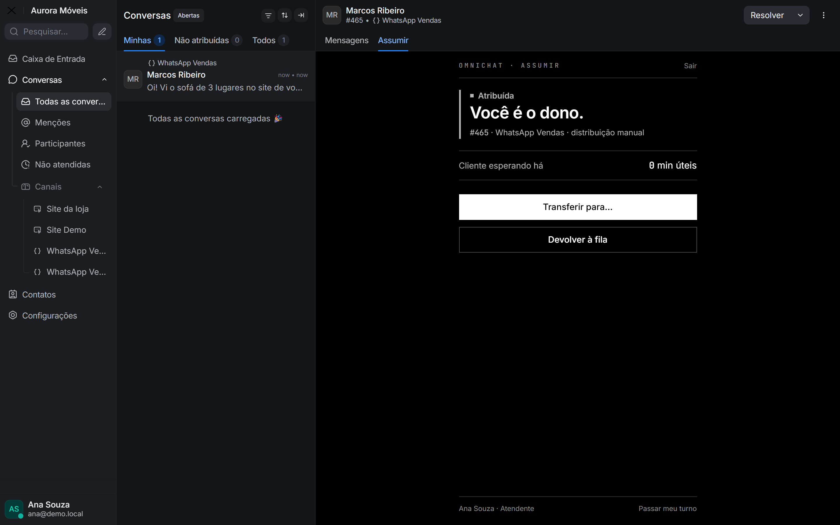 O atendimento com a aba Assumir aberta: à direita, o App mostra o estado da conversa e as ações